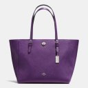 Coach Outlet Turnlock Tote In Bicolor Crossgrain Leather